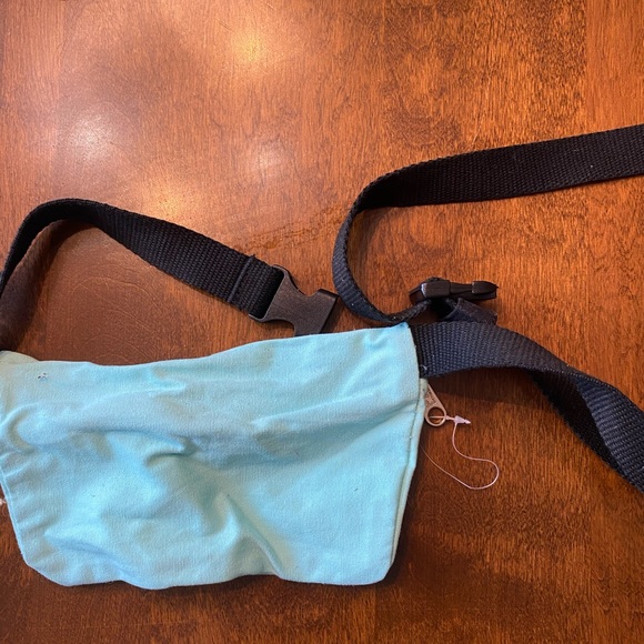 VS Pink Fanny Pack - Picture 2 of 2